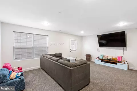 Entry Way - 11235 Thackeray Ln, White Plains, MD 20695 photo 6 of 11