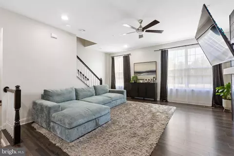 Entry Way - 11235 Thackeray Ln, White Plains, MD 20695 photo 9 of 11