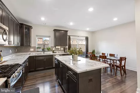 Kitchen - 11235 Thackeray Ln, White Plains, MD 20695 photo 2 of 3