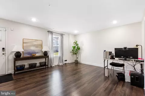 Entry Way - 11235 Thackeray Ln, White Plains, MD 20695 photo 3 of 11