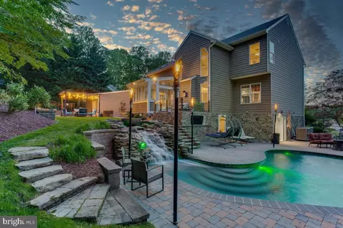 16905 Tidewater Ln, Hughesville, MD 20637