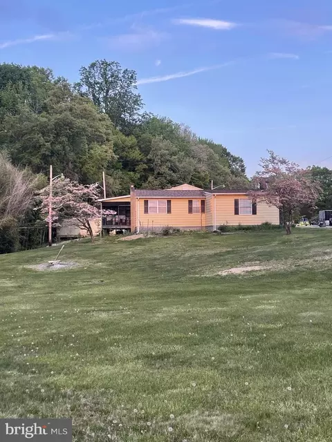 8998 Penns Hill Rd, La Plata, MD 20646