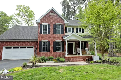 11520 Honeysuckle Ct, Swan Point, MD 20645