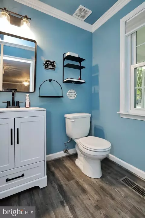 Bath - 11520 Honeysuckle Ct, Swan Point, MD 20645 photo 2 of 7