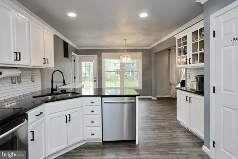 Kitchen - 11520 Honeysuckle Ct, Swan Point, MD 20645 photo 2 of 4