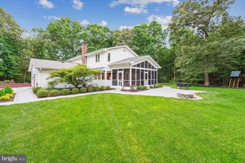 6605 Ellenwood Dr, La Plata, MD 20646