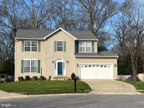 2711 Lois Ct, Waldorf, MD 20603