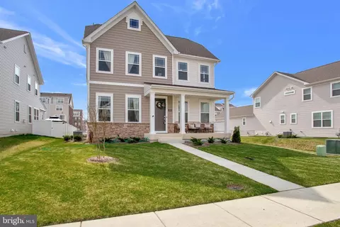 5664 Lewis Carroll Dr, White Plains, MD 20695