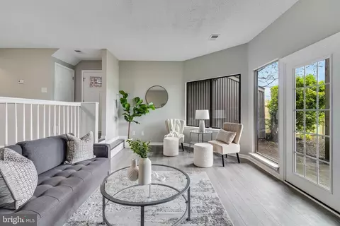 Living - 47 Keepsake Pl, Waldorf, MD 20602 photo 3 of 4