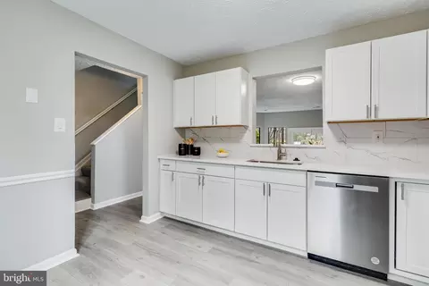 Kitchen - 47 Keepsake Pl, Waldorf, MD 20602 photo 4 of 4