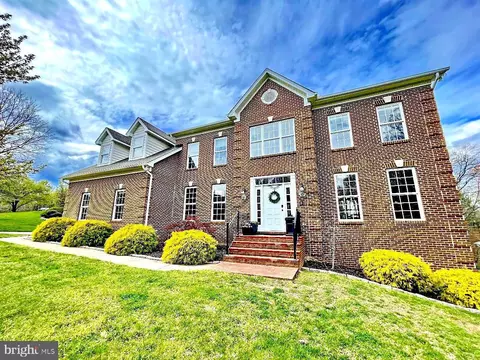 2305 Watertrumpet Ct, Waldorf, MD 20603