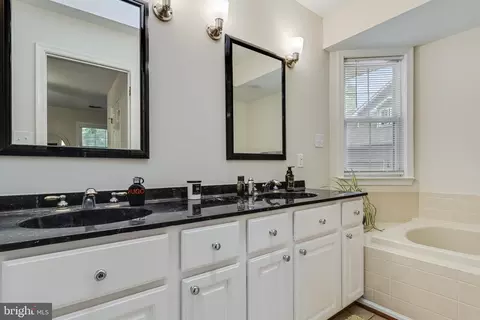 Bath - 11265 Lord Baltimore Dr, Swan Point, MD 20645 photo 4 of 5