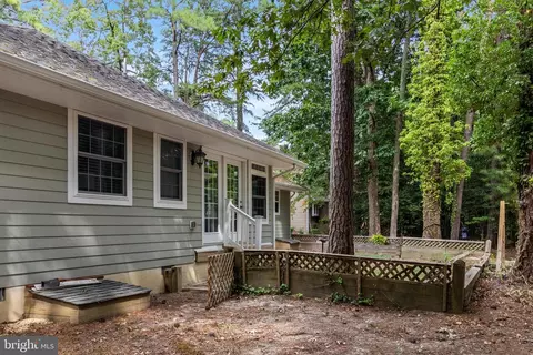 Exterior - 11265 Lord Baltimore Dr, Swan Point, MD 20645 photo 5 of 6