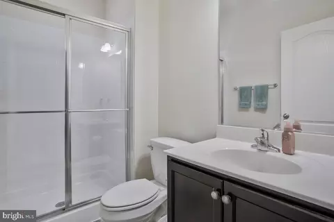 Bath - 3545 Pipestone Pl, Waldorf, MD 20601 photo 1 of 4