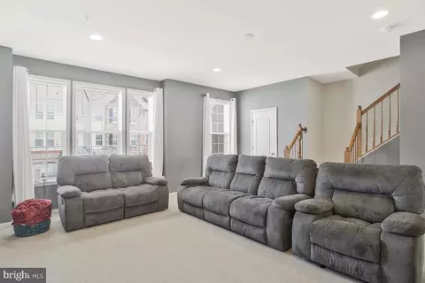 Living - 3545 Pipestone Pl, Waldorf, MD 20601 photo 3 of 4