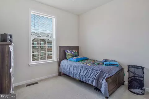 Bedroom - 3545 Pipestone Pl, Waldorf, MD 20601 photo 5 of 8