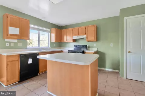 Kitchen - 2962 E Pintail Pl, Waldorf, MD 20603 photo 1 of 2