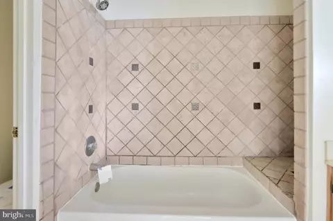 Bath - 2962 E Pintail Pl, Waldorf, MD 20603 photo 5 of 6