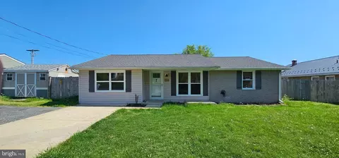 321 Arlington Dr, La Plata, MD 20646