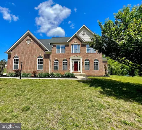 5242 Pond View Ct, Indian Head, MD 20640