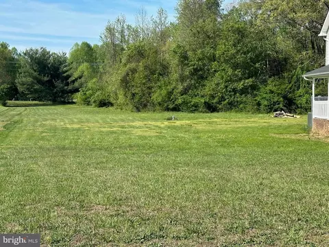 Exterior - 15975 Meandering Dr, Brandywine, MD 20613 photo 5 of 6