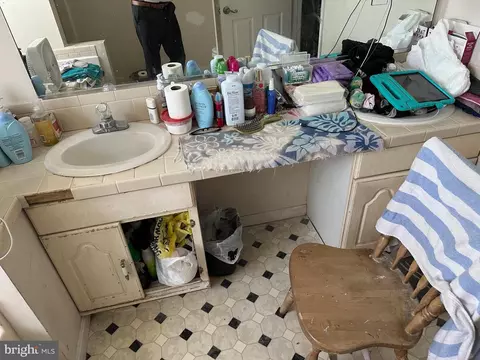 Bath - 15975 Meandering Dr, Brandywine, MD 20613 photo 2 of 5