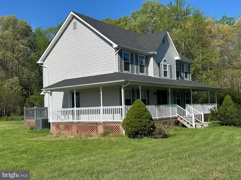 Exterior - 15975 Meandering Dr, Brandywine, MD 20613 photo 2 of 6