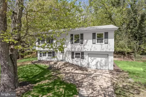 104 Garner Ave, Waldorf, MD 20602
