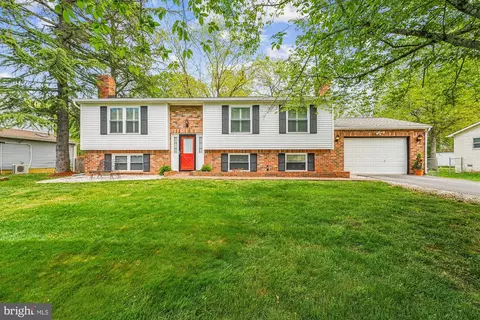 2380 Ironwood Dr, Waldorf, MD 20601