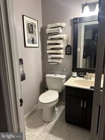 Bath - 5501 Flounder Ct E, Waldorf, MD 20603 photo 5 of 8