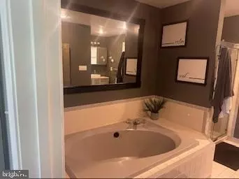 Bath - 5501 Flounder Ct E, Waldorf, MD 20603 photo 2 of 8