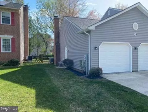Exterior - 5501 Flounder Ct E, Waldorf, MD 20603 photo 5 of 10