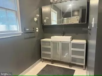 Bath - 5501 Flounder Ct E, Waldorf, MD 20603 photo 3 of 8