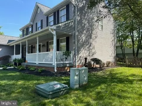 Exterior - 5501 Flounder Ct E, Waldorf, MD 20603 photo 4 of 10