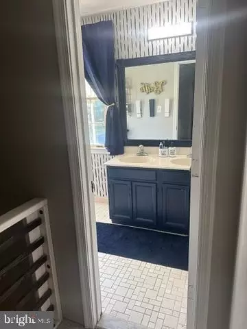 Bath - 5501 Flounder Ct E, Waldorf, MD 20603 photo 6 of 8