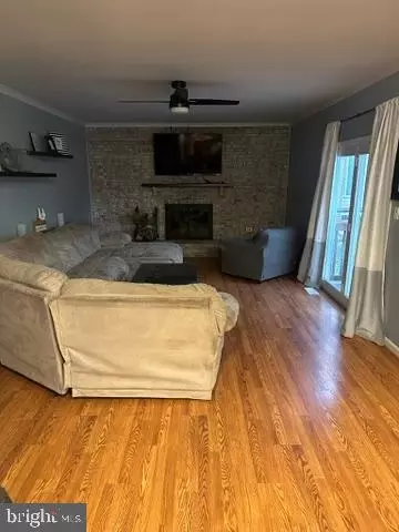 Living - 5501 Flounder Ct E, Waldorf, MD 20603 photo 3 of 5