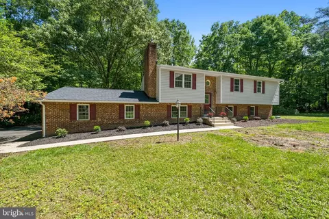 8744 Cooksey Rd, La Plata, MD 20646