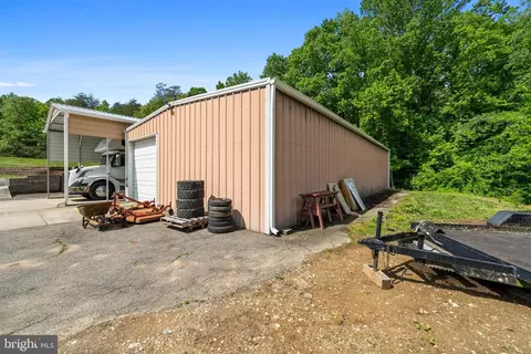 Exterior - 2715 B Mcdaniel Rd, Waldorf, MD 20603 photo 20 of 21
