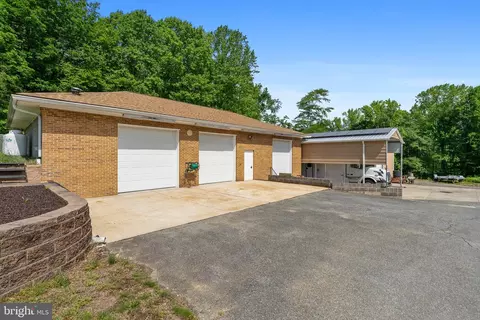 Exterior - 2715 B Mcdaniel Rd, Waldorf, MD 20603 photo 17 of 21
