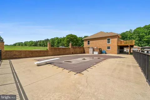 Exterior - 2715 B Mcdaniel Rd, Waldorf, MD 20603 photo 9 of 21
