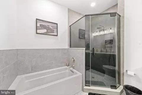 Bath - 2715 B Mcdaniel Rd, Waldorf, MD 20603 photo 2 of 6