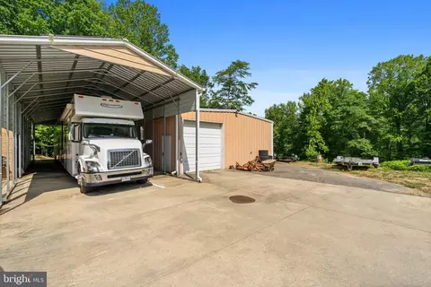 Exterior - 2715 B Mcdaniel Rd, Waldorf, MD 20603 photo 19 of 21