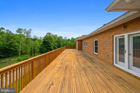 Exterior - 2715 B Mcdaniel Rd, Waldorf, MD 20603 photo 2 of 21