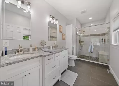 Bath - 2715 B Mcdaniel Rd, Waldorf, MD 20603 photo 4 of 6
