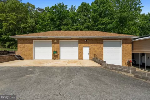 Exterior - 2715 B Mcdaniel Rd, Waldorf, MD 20603 photo 18 of 21