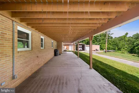 Exterior - 2715 B Mcdaniel Rd, Waldorf, MD 20603 photo 4 of 21