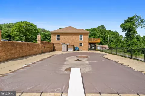 Exterior - 2715 B Mcdaniel Rd, Waldorf, MD 20603 photo 10 of 21