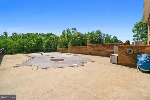 Exterior - 2715 B Mcdaniel Rd, Waldorf, MD 20603 photo 8 of 21