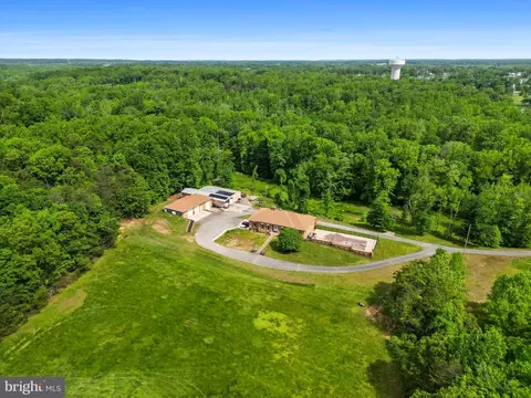 2715 B Mcdaniel Rd, Waldorf, MD 20603