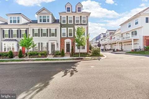 373 Buckeye Cir, La Plata, MD 20646